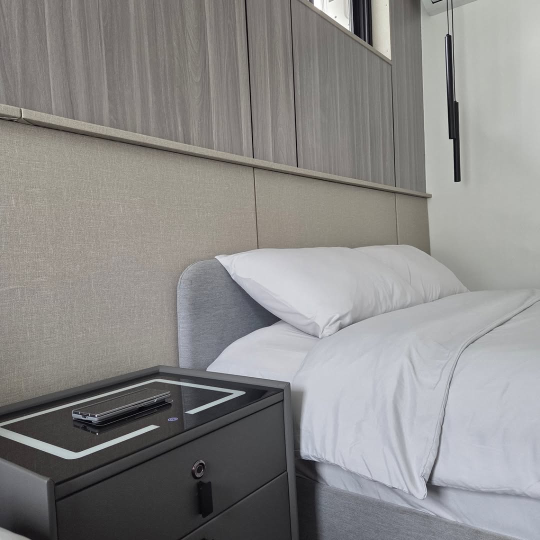 Bedside wireless charging detail